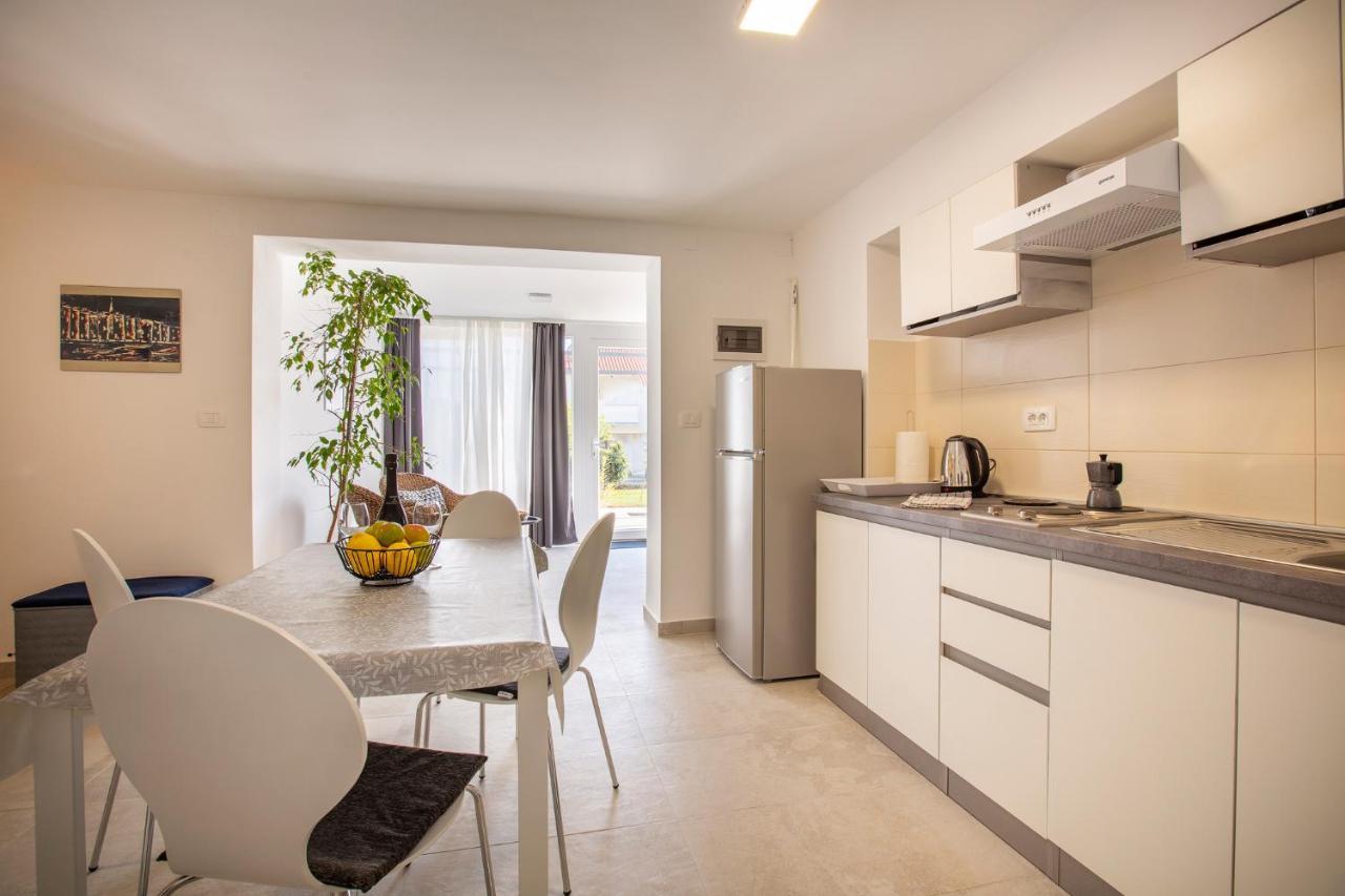 Apartaments Punta Relax Umag Eksteriør billede