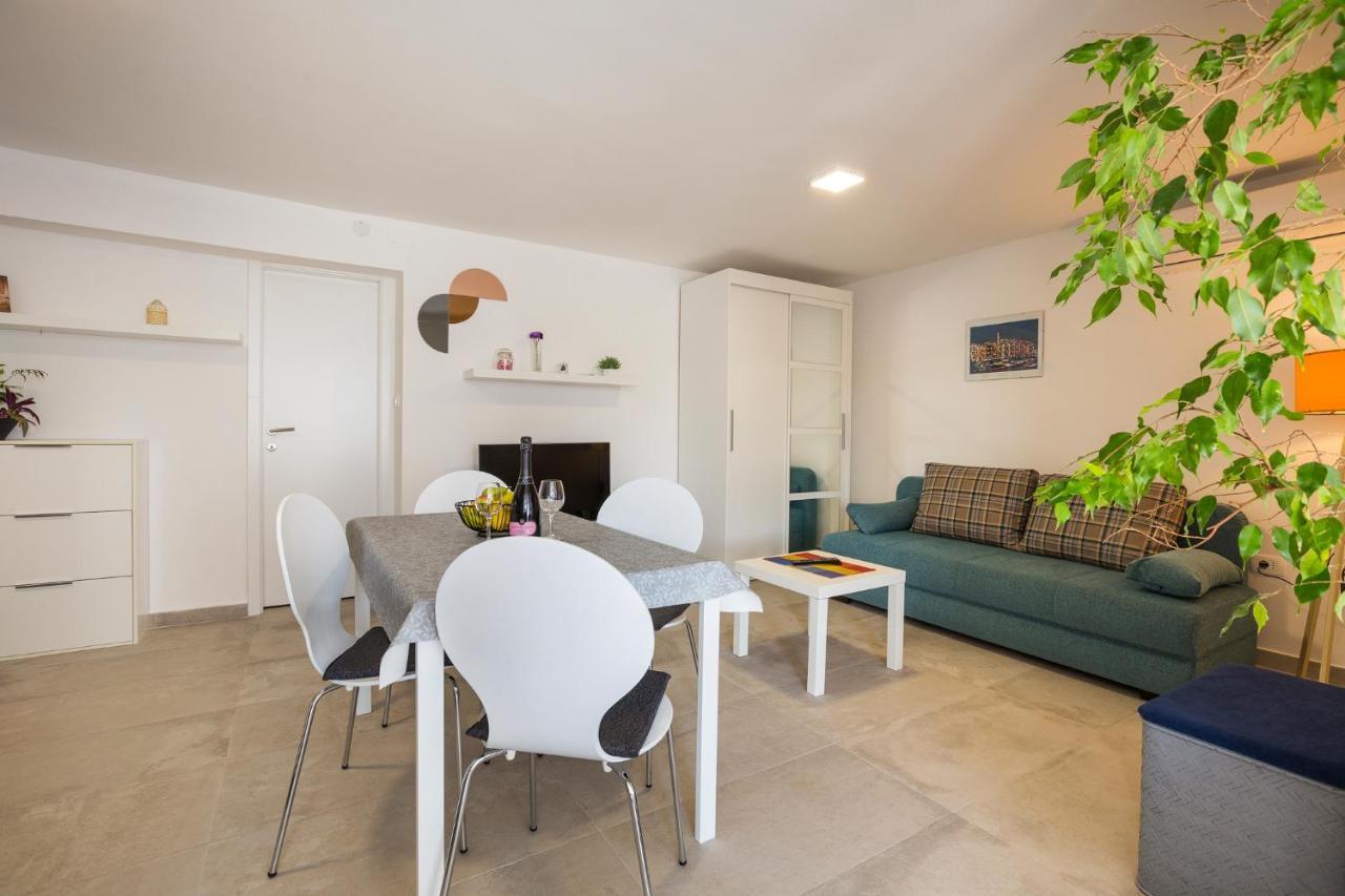 Apartaments Punta Relax Umag Eksteriør billede